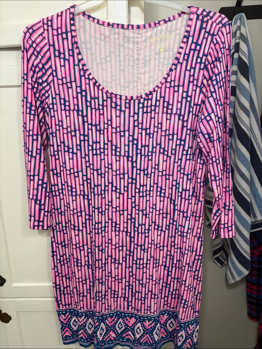 Lilly Pulitzer Pink & Navy Geometric Scoop Neck Tunic